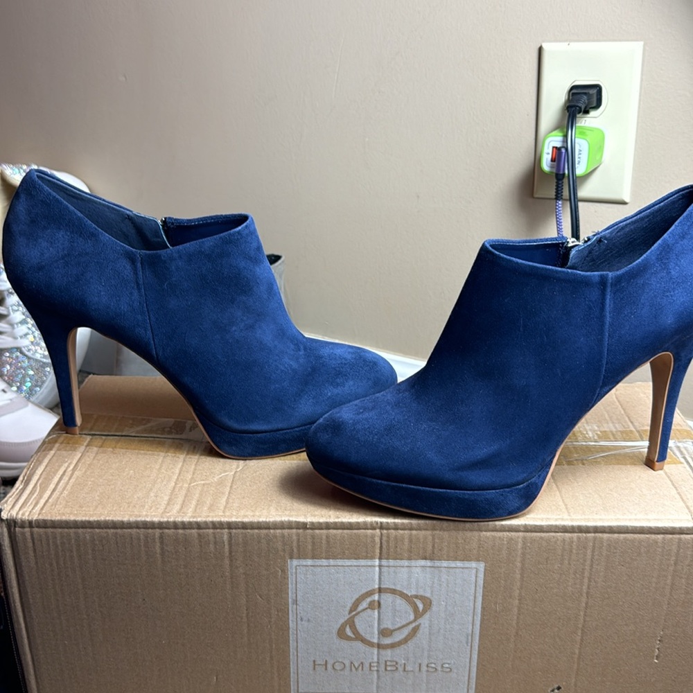 • Vince Camuto • Elvin Platform Bootie Ankle Boot • Inkwell • Size 9 • 😍 - Picture 6 of 17